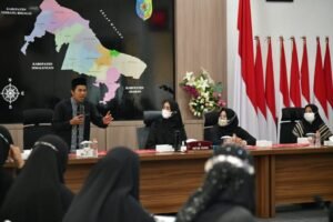 Mari Menjadi Wanita Sholehah Bagi Keluarga