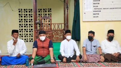 Masyarakat Desa Teluk Pulai Luar Upah – Upah Bupati Labura dan Wakil