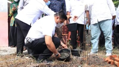 Bupati Labura Bersama Wakil Kembali Letakan Batu Pertama Pembangunan Musholla