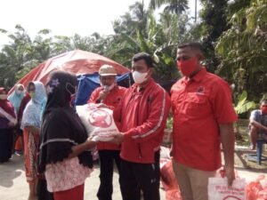 PDIP Batubara Salurkan Bantuan Korban Banjir