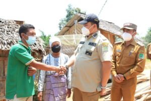 Bupati Labura Bersama Wakil Tinjau Langsung Bedah Rumah Zulkifli Panjaitan