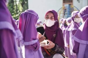 Bunda PAUD Batubara Bagikan KIA di Medang Deras