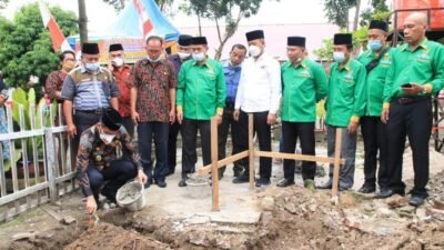 Wabup Labura Letakan Batu Pertama Bangunan Musholla
