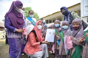 Bunda PAUD Batubara Bagikan Raport Kesehatan Gigi