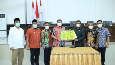 KUA dan PPAS R-APBD 2022 Labura Ditandatangani