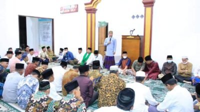 Safari Subuh di Karang Sari, Wabup Labura Ajak Masyarakat Vaksinasi