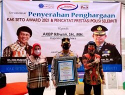 Kapolres Batubara Terima Award Dari Dr Seto Mulyadi