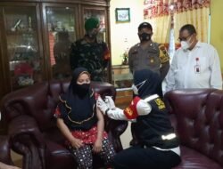 Vaksinasi Massal TNI-POLRI Door to Door Bersama Dinkes Batubara