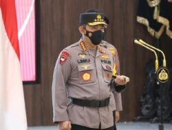 Kapolri Pimpin Upacara Korps Raport dan Sertijab
