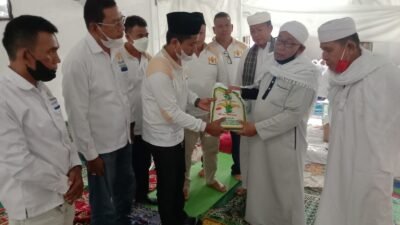 Tim Kadin Berbagi Serahkan Bantuan H OK Faizal Djalil ke Jama’ah Suluk Thoriqot Naqsabandiyah