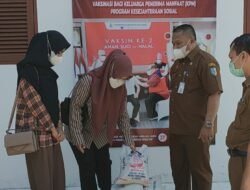Bupati Beri 100 Paket Sembako ke PB IMABARA Untuk Mahasiswa Perantau