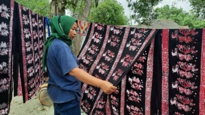 Inalum Pelatihan Batik Mangrove di Batubara