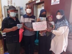 Pemdes Tanah Rendah Salurkan BLT DD