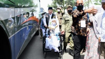 Calhaj Batubara Masuk Asrama Haji
