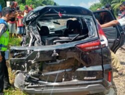 Ditabrak Kereta Api, Xpander Peyot, Supir Robek