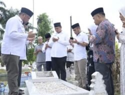 Bupati Ziarah Makam Tokoh Pemekaran Labura