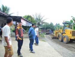 Bupati Labura Bersama Wakil Tinjau Perbaikan Jalan 1.640 Meter