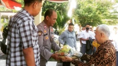 Kepsek dan Murid SMK Bhudi Darma Datangi Polsek Indrapura