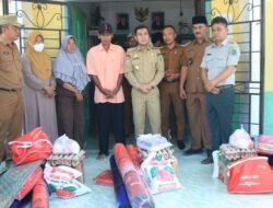 3 Rumah Tertimpa Puting Beliung, Wabup Labura Serahkan Bantuan