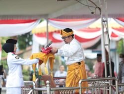 Usai Upacara HUT RI, Wabup Serahkan SK 144 Orang P3K Batubara