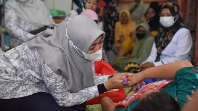 YKI Batubara Bantu Uang dan Sembako Penderita Kanker Payudara