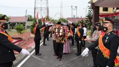Pedang Pora Iringi Pelepasan 7 Personil Polres Batubara Purnabakti