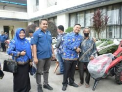 Bupati Labura Serahkan 14 Unit Alsintan Poktan