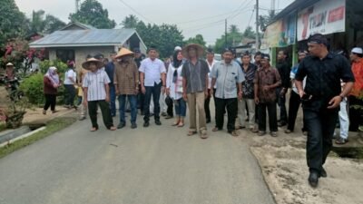 Ratusan Massa Hantarkan Ute Kamel Mendaftar Cakades Empat Negeri