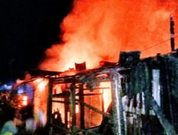 Rumah Dinas SD di Tanjung Tiram Terbakar