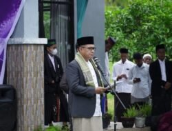 Bupati Zahir Pakai Sarung Jadi Irup Hari Santri di Batubara