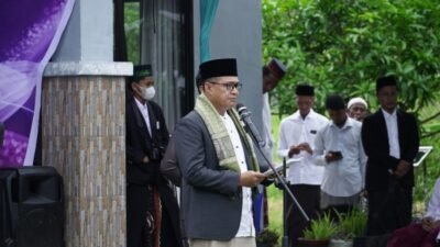 Bupati Zahir Pakai Sarung Jadi Irup Hari Santri di Batubara