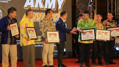 Bupati Labura Raih Satyalancana Aditya Karya Mahatva Yodha