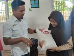 Kadin Berbagi ke Guru Honor dan Siswa Yatim Batubara