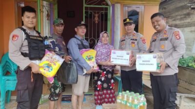 Peduli Dampak Banjir, Kapolres Mura dan Dua Kapolsek Salurkan Bansos