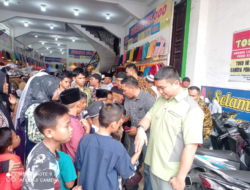 Bupati Labura Ajak 2300 Anak Beli Pakaian Lebaran
