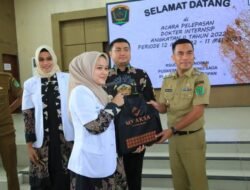 Bupati Labura Pelepasan 14 Dokter Internsip