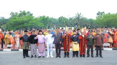 Bupati Labura dan Wabup Pakai Baju Adat Nias di Upacara Hari Lahir Pancasila