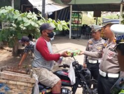 Patroli Dilokasi Rawan Laka dan Mecet, Satlantas Polres Batubara Bagi Nasi Kotak