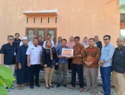 KPU Batubara Beri Santunan Keluarga PPS Meninggal