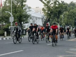 PJ Gubsu Sapa Masyarakat Saat Gowes Keliling Medan