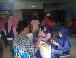 Warga Desa Pematang Panjang Terima Bantuan Beras