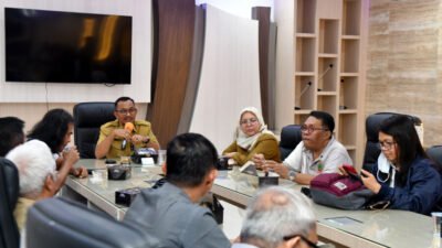Kadis Kominfo Sumut Berangkatkan Wartawan Ke Danau Toba