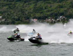 Ribuan Wisatawan Nonton Aquabike World Championship di Danau Toba