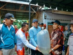 Bulan Bakti Gotong Royong Bupati Zahir di Desa Mekar Muliyo
