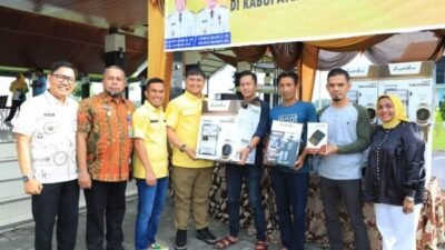 Bupati Salurkan Bansos Lansia dan Disabilitas Labura