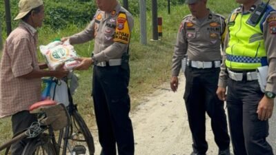 Wujudkan Kamseltibcar, Lantas Polres Batubara Beri Imbauan dan Nasi Kotak