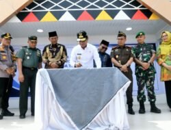 Pj Gubernur Sumut Resmikan Alun-alun Kota Padangsidimpuan Jadikan Multiplier Effect Positif