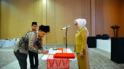 Pemkab Batubara Lantik Pejabat Administrator dan Pengawas
