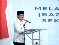 Pj Gubsu Serahkan Rp 6 Miliar Zakat ASN