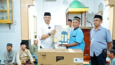 Pj Bupati Batubara Beri Bantuan ke Kaum Dhuafa
